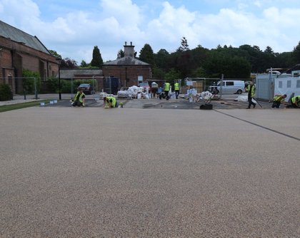 Commercial resin bound paving during install